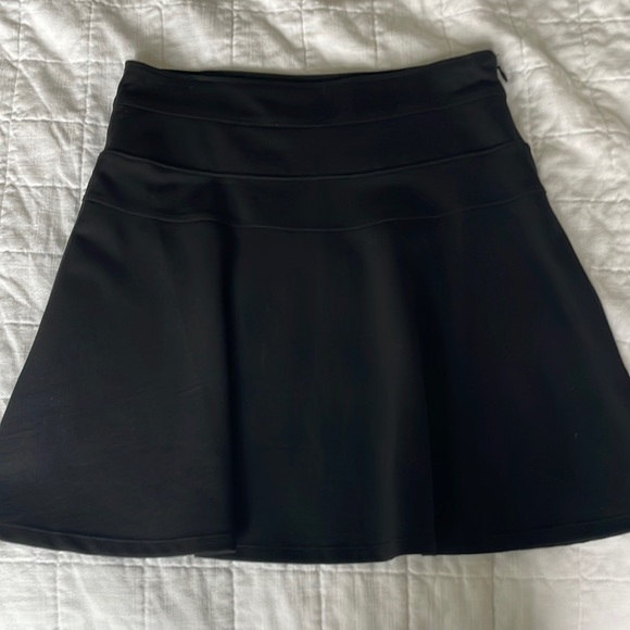 FINAL PRICE!
Athleta Ponte Twill Fit and Flare Skirt - Picture 4 of 8